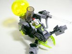 #8104 足の根元と武器